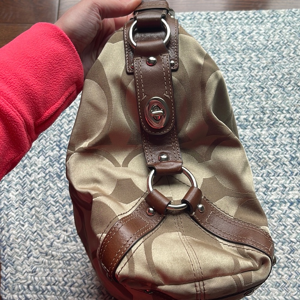 COACH Large Signature Carly Handbag - Picture 4 of 11